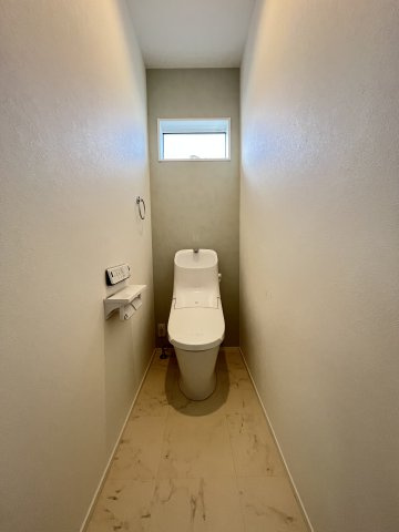 桑名市大字太夫 中古戸建のトイレ|２Fトイレ