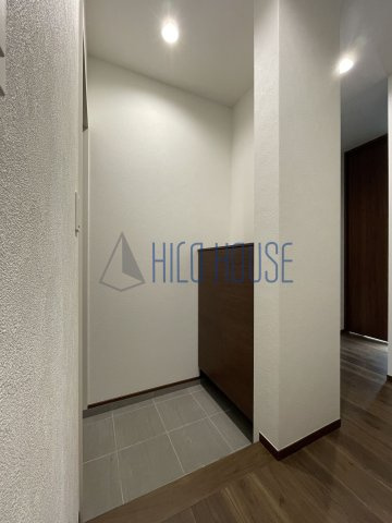 ボヌール C棟の玄関