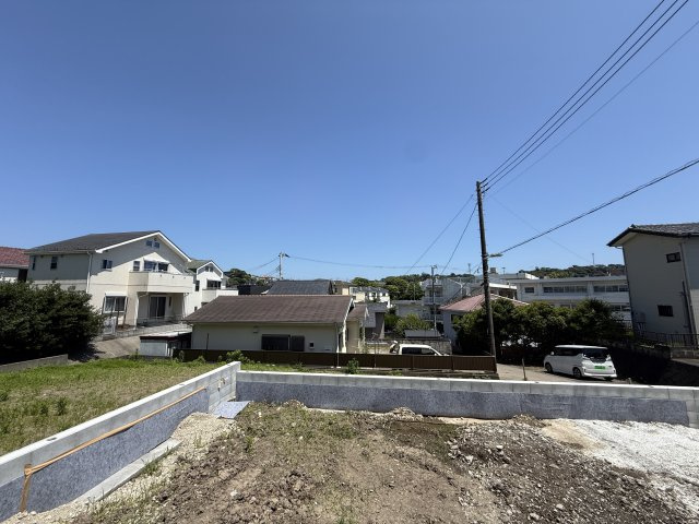 海を遠望！2階レベルより西方向に海を臨む