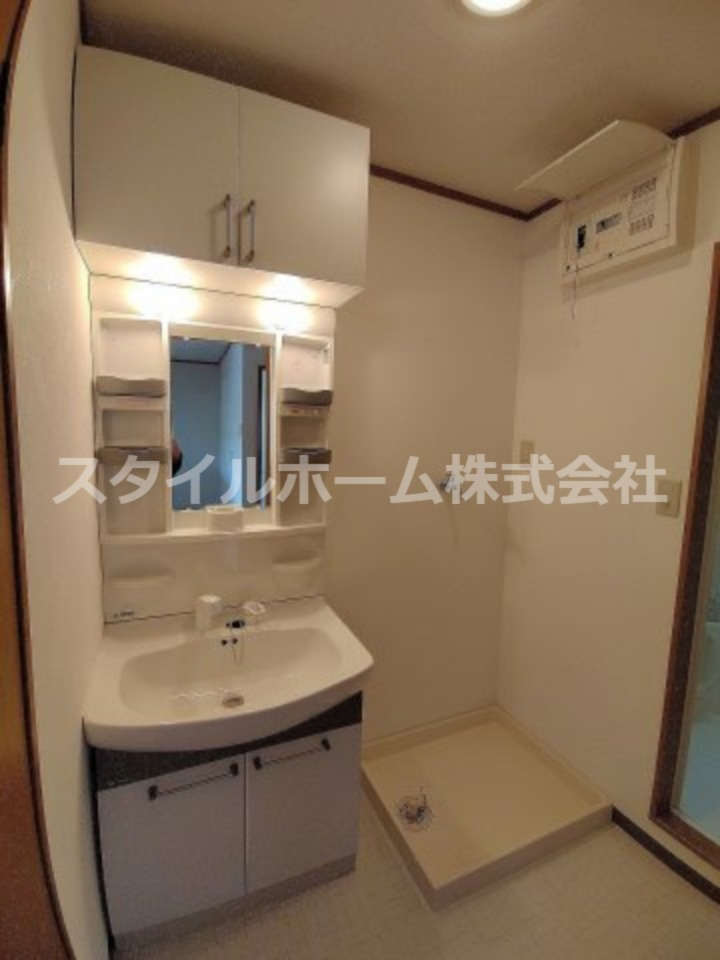 アネシスEの洗面所|別部屋写真です。