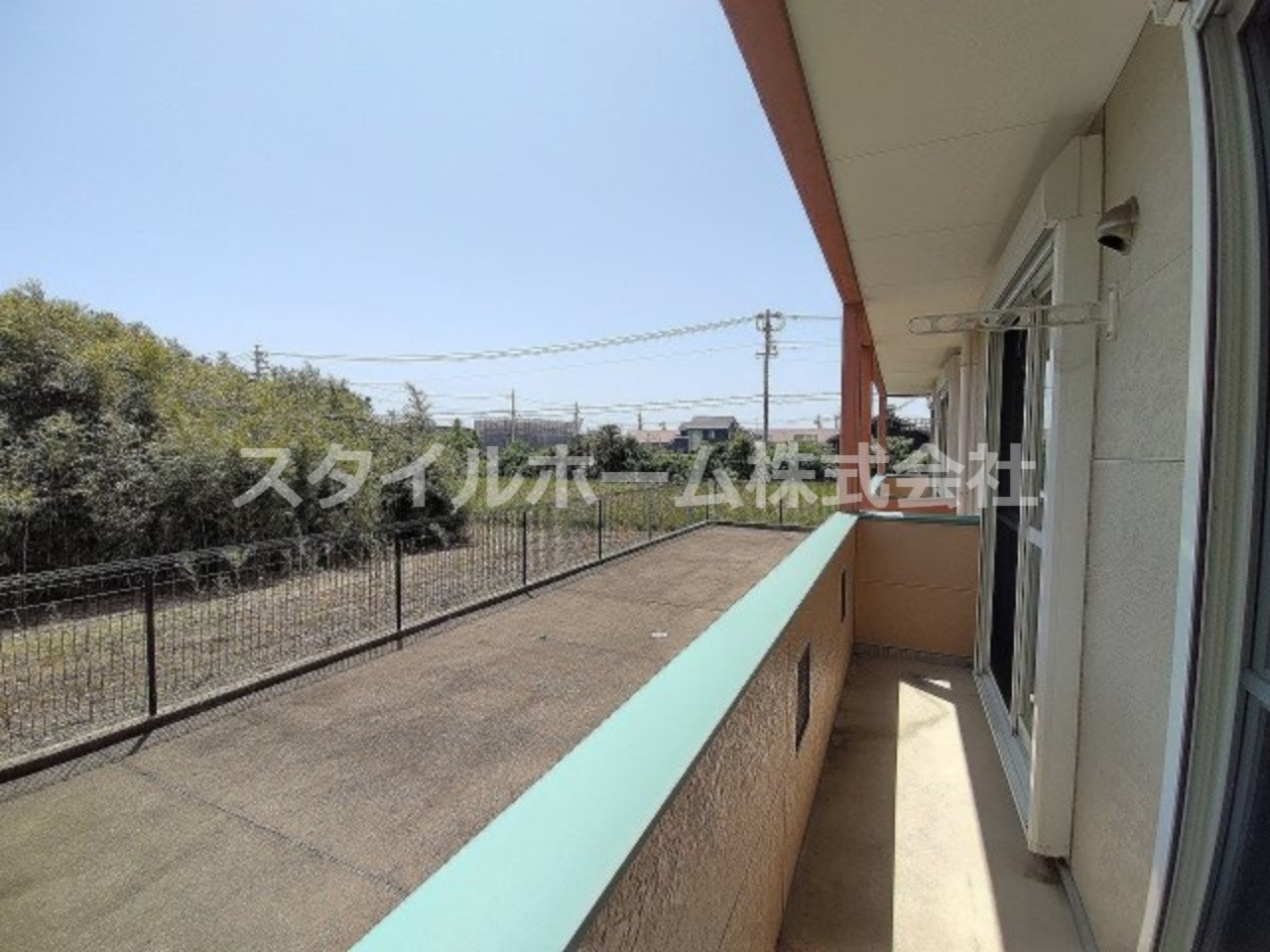 アネシスEのバルコニー|別部屋写真です。