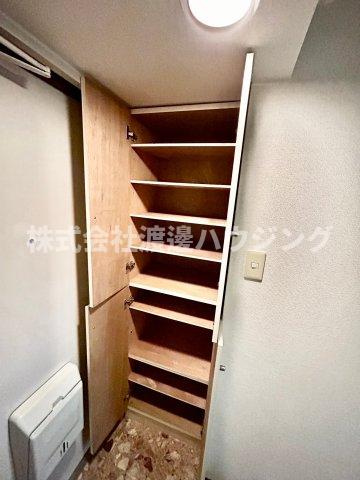 ハイムミニヨンの収納|天井高シューズBOX