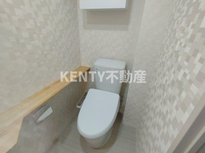 【トイレ】 | ＣＯＣＯＣＵＢＥ大森本町 | 落ち着いた色調のトイレです