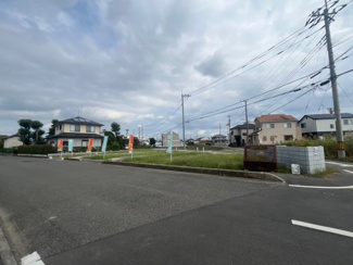 【前面道路含む現地写真】 | 川越市山田　建築条件なし売地　「川越駅」バス13分　敷地37坪　【山田小学区】