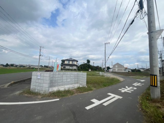 【前面道路含む現地写真】 | 川越市山田　建築条件なし売地　「川越駅」バス13分　敷地37坪　【山田小学区】