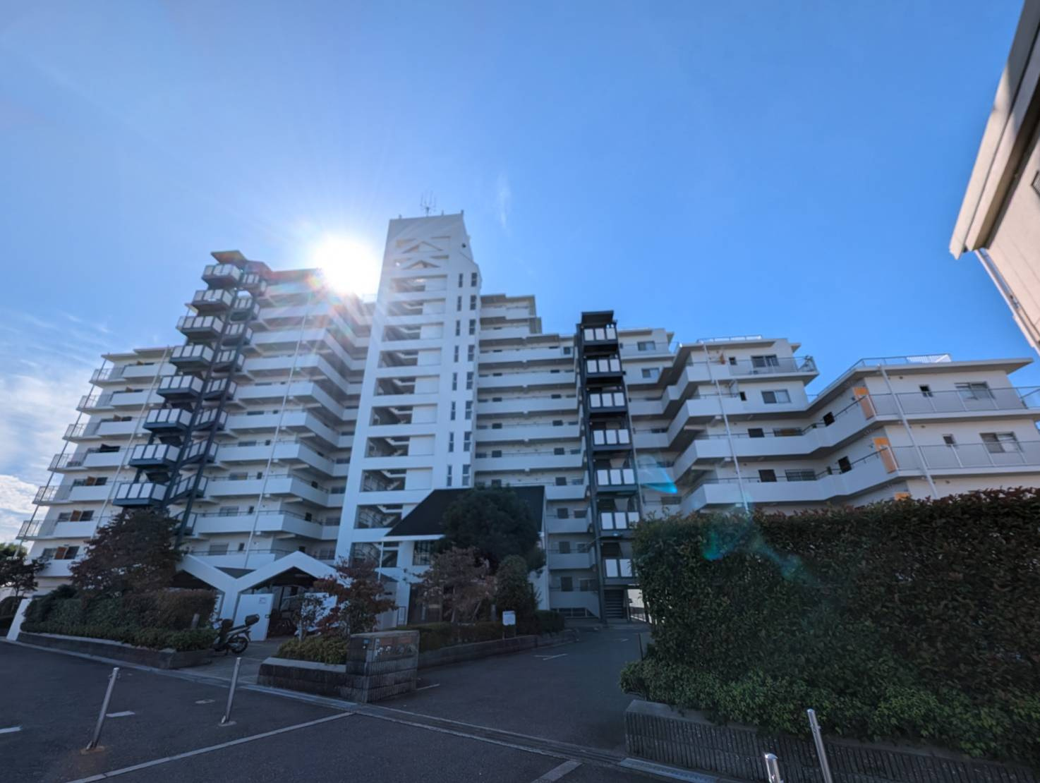 パラッシオ萱島の外観|新しい生活にいかがでしょうか？外観はお住まいの顔になります。こだわりたいポイントですね。水回りリフォームやリノベーションも承ってます。
■現地見学・資金計画相談・住宅ローン相談もお問合せ受付中■