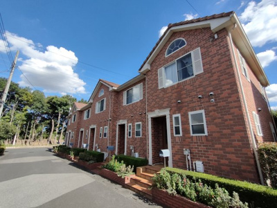 【外観】 | ヨーロピアンシャレークララ | ★ネット無料★都市ガス★エアコン★TVドアホン★温水洗浄便座★