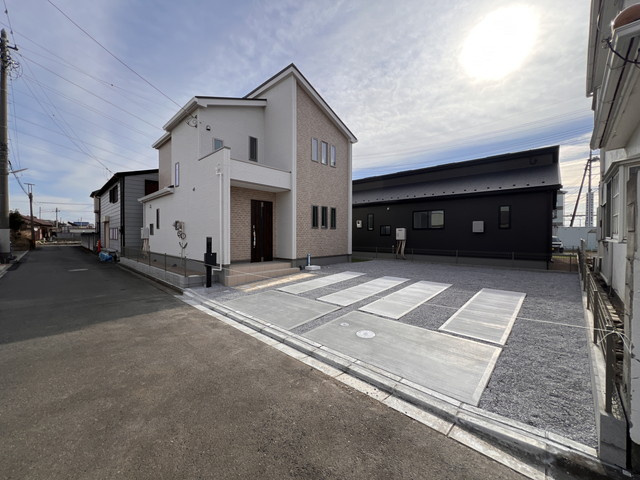 新築　高崎市倉賀野町12期　GRAFARE　1号棟の前面道路含む現地写真|北側接道幅員約4ｍ