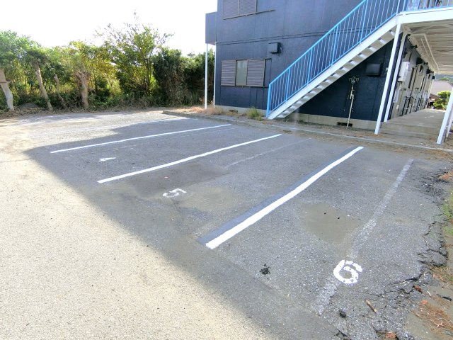 ベルハイツの駐車場