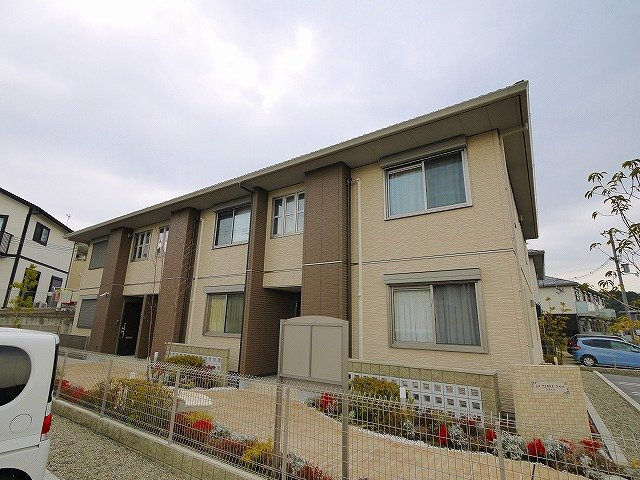 ラテール平城Ａの外観|外はこのようになっています