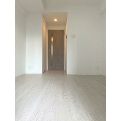 【洋室】 | エスリードレジデンス大阪本町 | 白基調、6.0帖、南向きで日当たりの良いお部屋です
