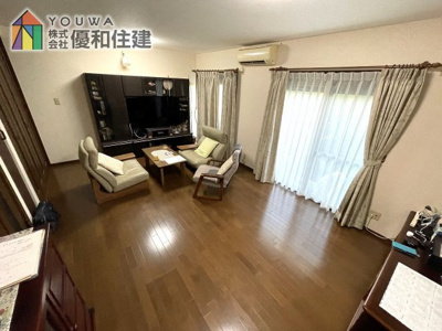 【居間・リビング】 | 中古戸建　西区天が岡