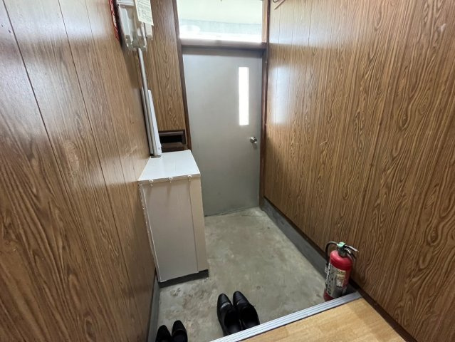 釧路市春採１丁目のアパートの玄関