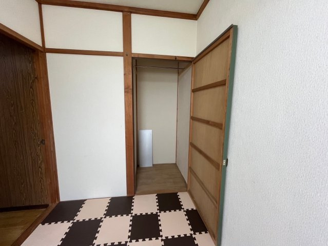 釧路市春採１丁目のアパートの収納