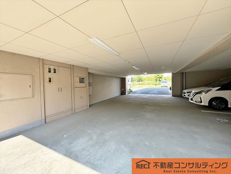 グラン・コート上甲子園の駐車場