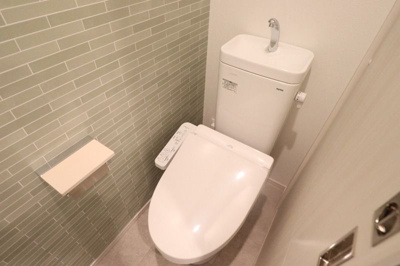 【トイレ】 | アクシオン百道エクシード | 別号室の写真になります。現況優先。