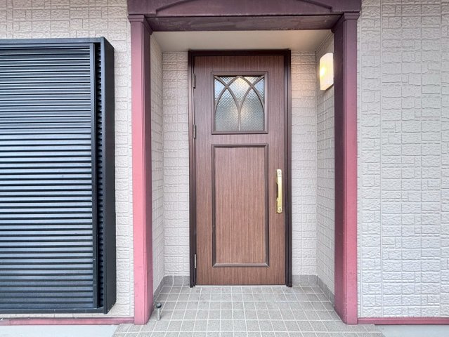 野田市みずき4丁目　中古戸建　平成12年の玄関