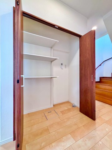 野田市みずき4丁目　中古戸建　平成12年の収納