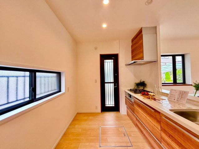 野田市みずき4丁目　中古戸建　平成12年の玄関