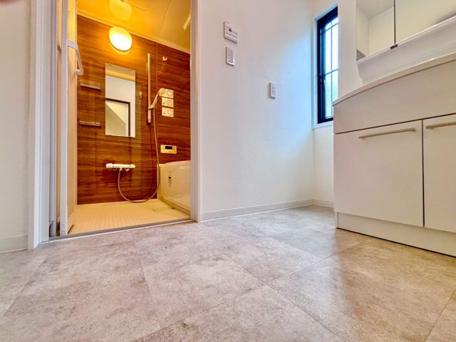 野田市みずき4丁目　中古戸建　平成12年の脱衣所