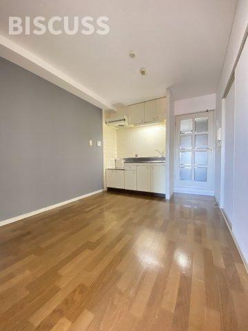 東栄マンションの居間・リビング