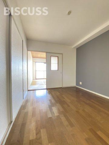 東栄マンションの居間・リビング