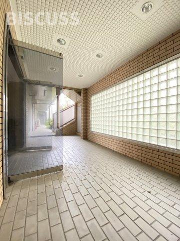 東栄マンションのロビー