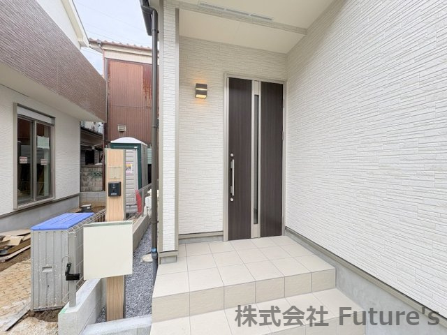 三郷市高州1丁目　新築戸建　全1棟のエントランス|玄関アプローチ