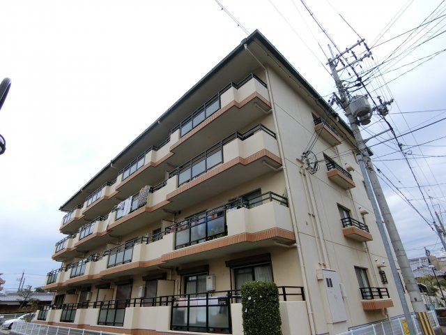 シャロームDの外観