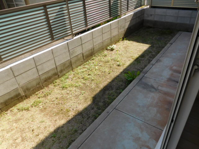 ＰＡＲＡＤＯＲＥＳ　Ｃ棟の庭