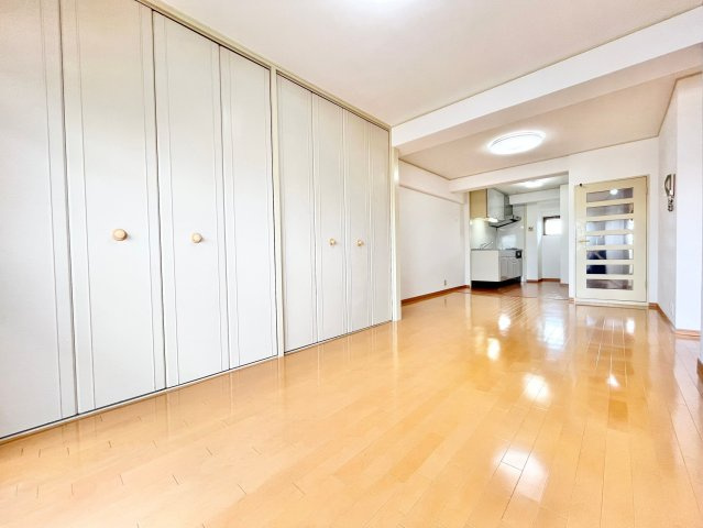 【居間・リビング】 | 朝日プラザ東豊中2 | エイブルだけの嬉しいサービス、ご用意しております。詳細は、お気軽に当社までお問合せ下さいませ！
