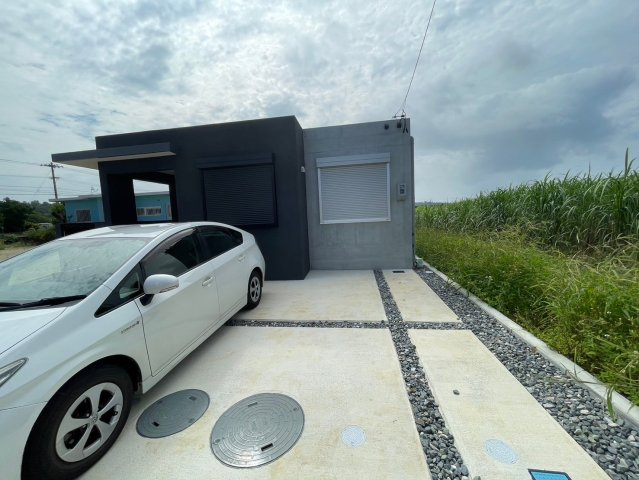 平良字東仲宗根添1446-1　築浅戸建の駐車場