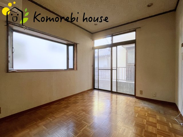 桶川市鴨川1丁目　中古戸建の居間・リビング|11/9　撮影済み