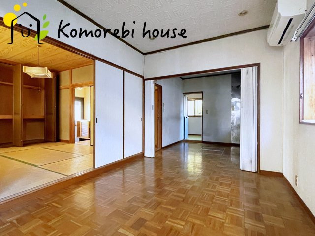 桶川市鴨川1丁目　中古戸建の居間・リビング|11/9　撮影済み