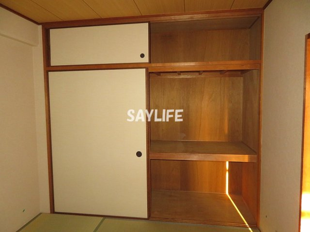グランドファミリア高井田の収納