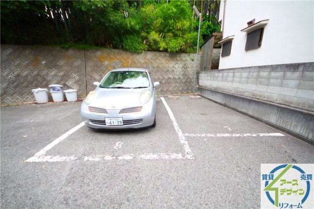 サンシャイン北別府の駐車場