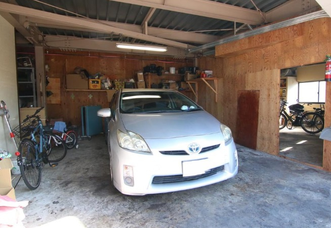 草加市長栄２丁目の倉庫の内装