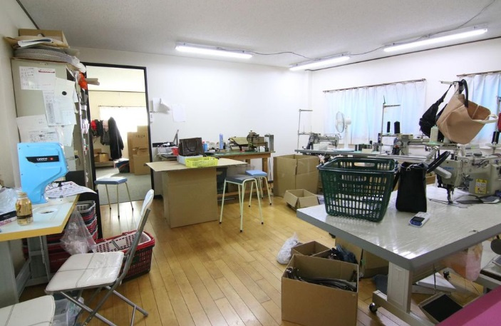 草加市長栄２丁目の倉庫の内装