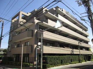 【外観】 | 鉄筋コンクリート造のがっちりとした建物。