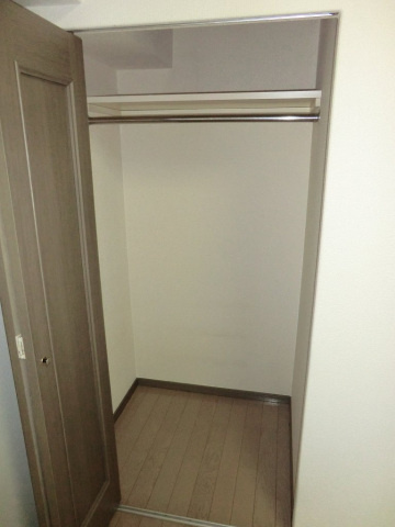 【収納】 | ライオンズマンション天神南 | 別号室の写真になります。現況優先。