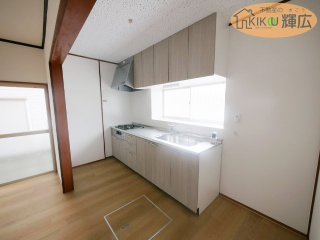 高砂市米田町島　中古戸建のキッチン