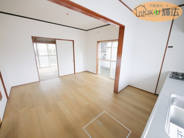高砂市米田町島　中古戸建の居間・リビング|住宅ローンの相談も受け付けております。