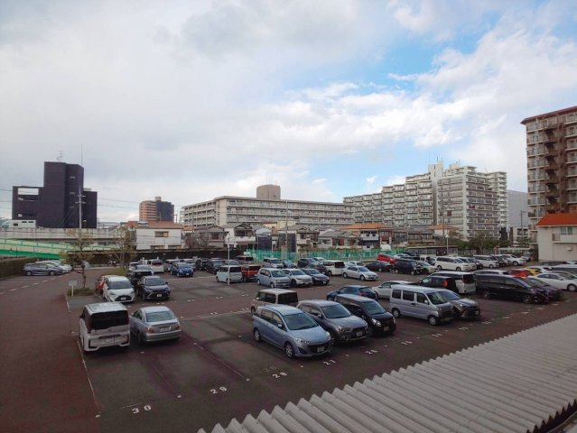 ローズハイツ香里園の駐車場|■物件内覧・資金計画相談・住宅ローン相談、リフォーム相談、お問合せ受付中■
※当日・翌日のご内覧、ご相談はお電話でのお問合せがスムーズです！