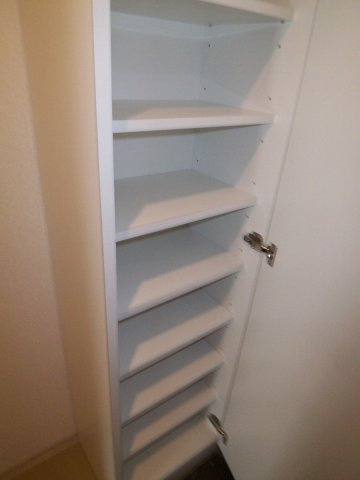 大阪市都島区片町２丁目の賃貸マンションの収納