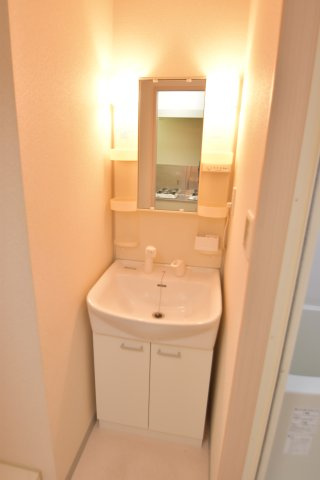 大阪市都島区片町２丁目の賃貸マンションの洗面所