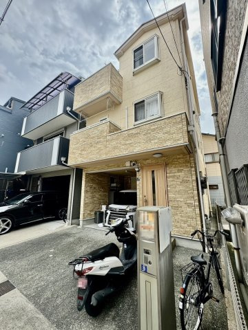 寝屋川市萱島東3丁目　中古戸建の前面道路含む現地写真