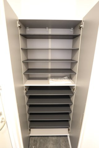 大阪市城東区鴫野西１丁目の賃貸マンションの玄関