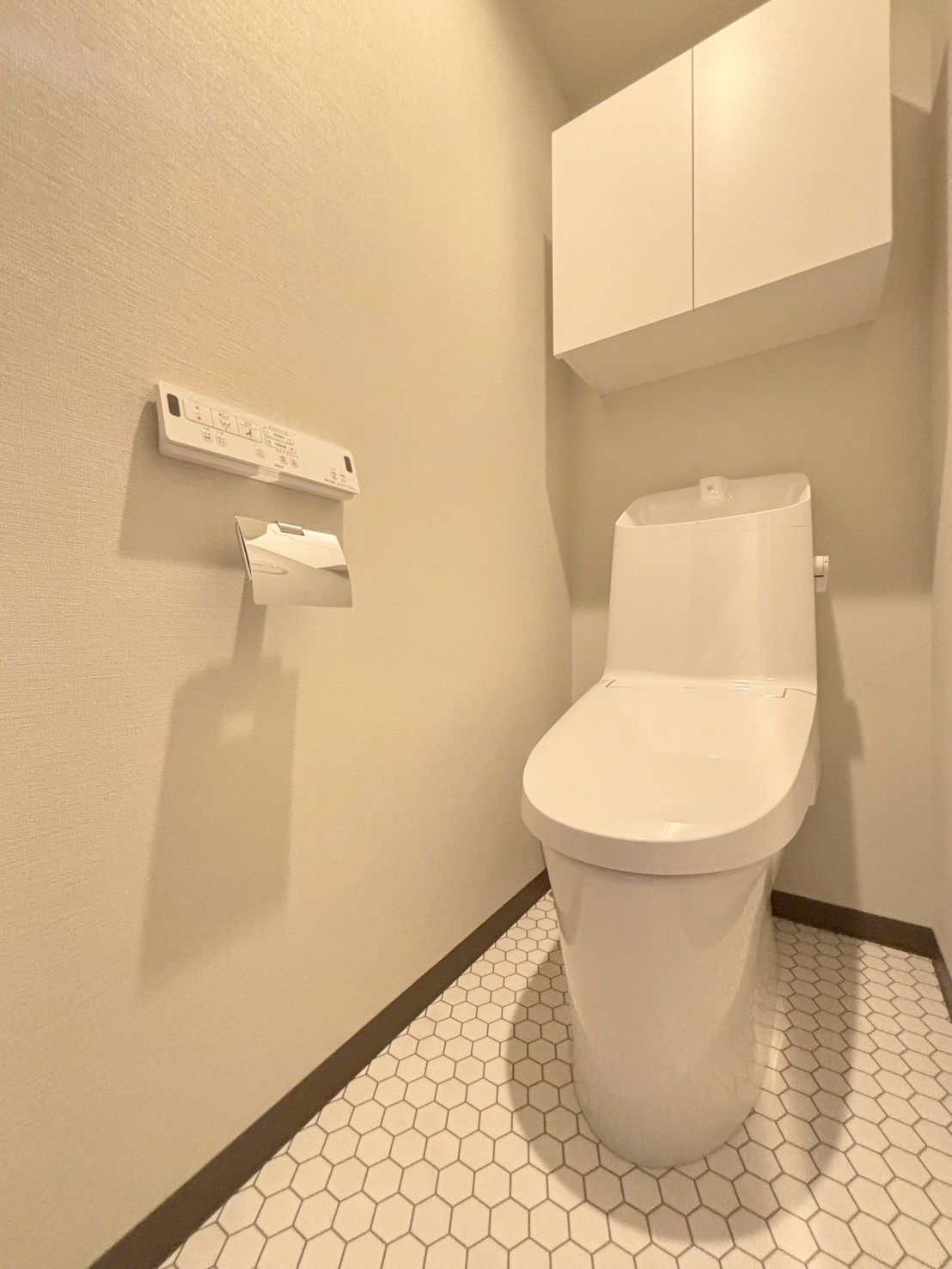 「防音マンション」フィシオ飯田橋のトイレ|落ち着いた色調のトイレです