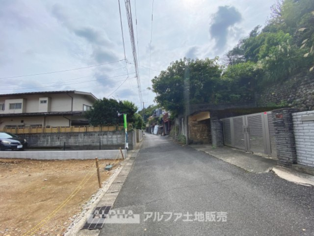 日野市新町2期新築戸建の前面道路含む現地写真|【outward appearance】
◆外観◆外壁のサイディングは軽量化で高い耐震性を発揮、加えて外壁に付着した汚れを雨でクリーニング。防汚でお手入れいらずで大変重宝します。