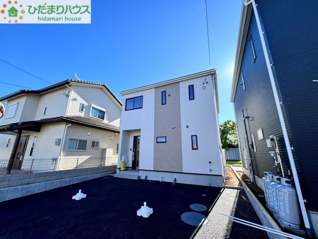 北本市下石戸下　第3　新築一戸建て　クレイドルガーデン　02の外観|バス停まで徒歩5分！
通勤・通学も便利ですね♪